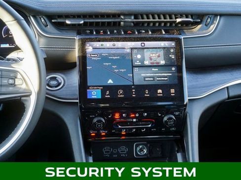 Used 2023 Jeep Grand Cherokee Limited w/ Luxury Tech Group II image 13