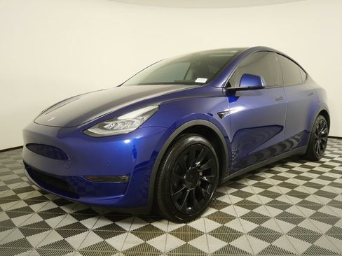 Used 2022 Tesla Model Y Long Range AWD/4WD image 7