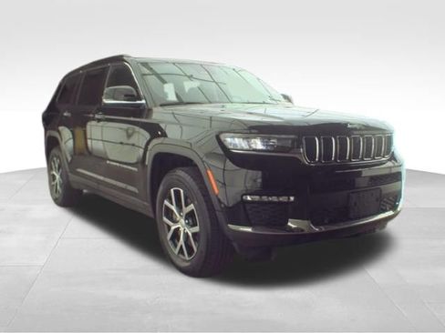 Used 2024 Jeep Grand Cherokee L Limited w/ Luxury Tech Group II image 3