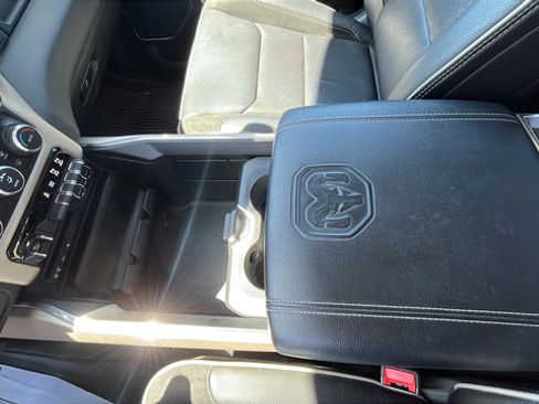 Used 2019 RAM 1500 Laramie AWD/4WD image 17