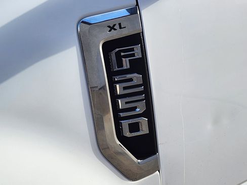 Used 2022 Ford F250 XL w/ Power Equipment Group image 13