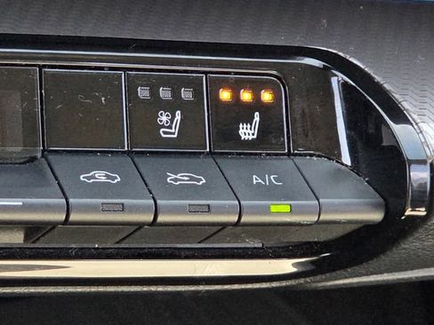 Used 2023 Toyota Prius Limited w/ Limited Premium Package AWD/4WD image 25