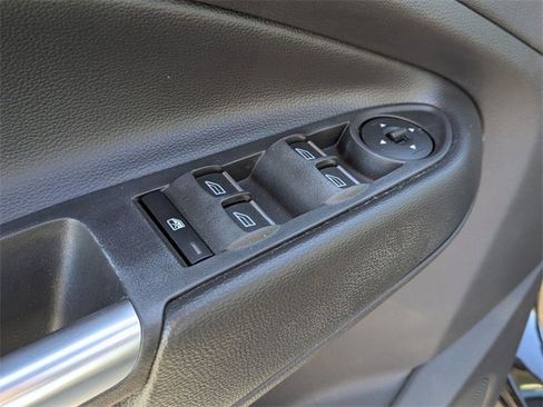 Used 2017 Ford Escape SE w/ Equipment Group 201A image 10