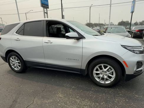 Used 2022 Chevrolet Equinox LT FWD image 2