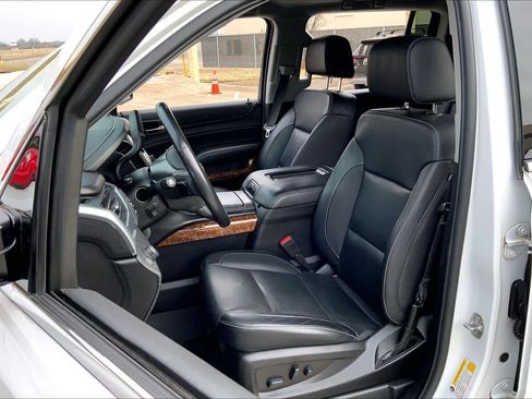 Used 2020 Chevrolet Suburban Premier image 7