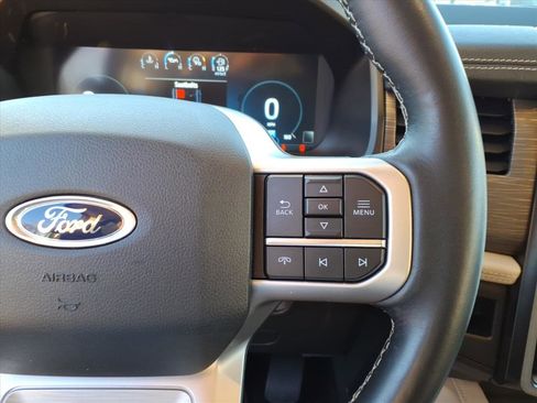 Used 2022 Ford Expedition Max Limited image 12