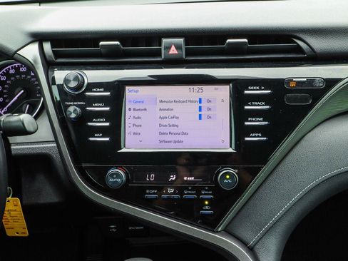Used 2019 Toyota Camry SE FWD image 28