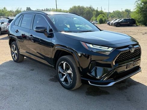 Used 2024 Toyota RAV4 SE w/ Weather & Moonroof Package AWD/4WD image 8