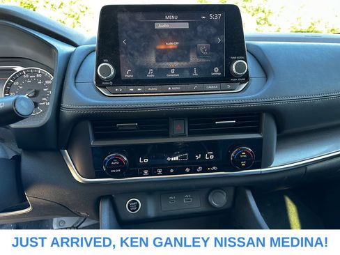 Used 2023 Nissan Rogue SV AWD/4WD image 11