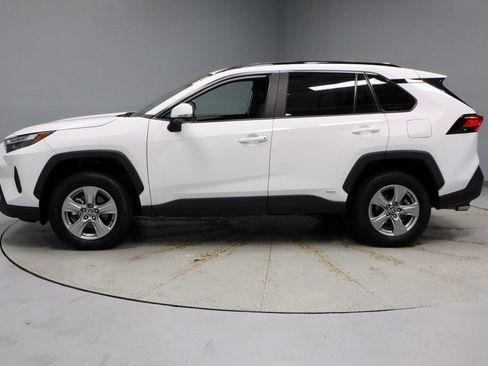 Used 2025 Toyota RAV4 XLE AWD/4WD image 9