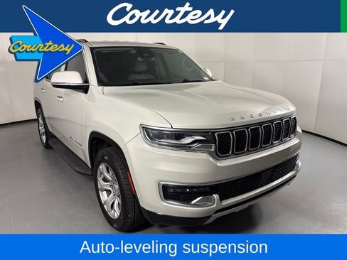 Used 2022 Jeep Wagoneer Series II RWD image 1
