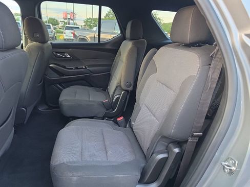 Used 2023 Chevrolet Traverse LT AWD/4WD image 5