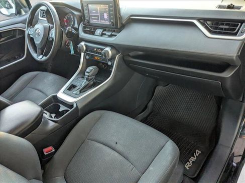 Used 2019 Toyota RAV4 LE image 20