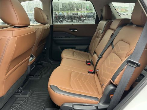 Used 2024 Nissan Pathfinder Platinum w/ Cargo Package FWD image 6