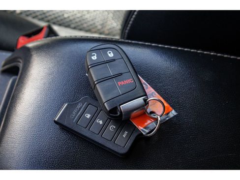 Used 2019 Dodge Journey Crossroad w/ Navigation Group image 18