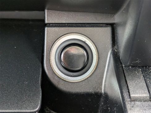 Used 2018 Mercedes-Benz GLC 300 image 33