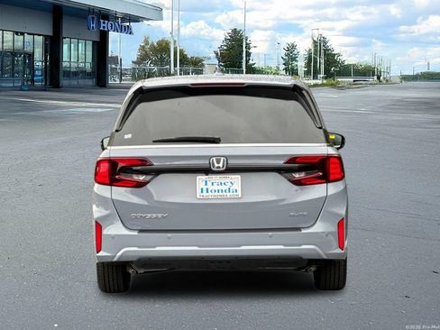 New 2026 Honda Odyssey Elite image 8