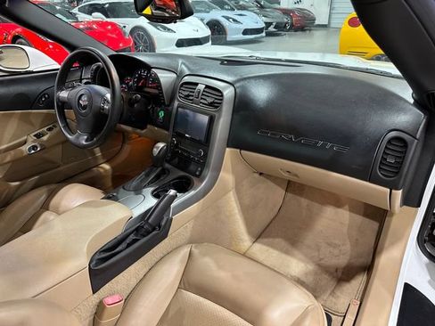 Used 2007 Chevrolet Corvette Coupe w/ Preferred Equipment Group RWD image 11