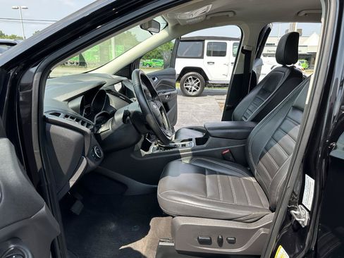 Used 2019 Ford Escape SEL AWD/4WD image 25