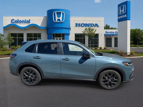 Used 2025 Honda HR-V Sport image 8