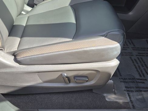 Used 2022 Nissan Pathfinder SL image 7