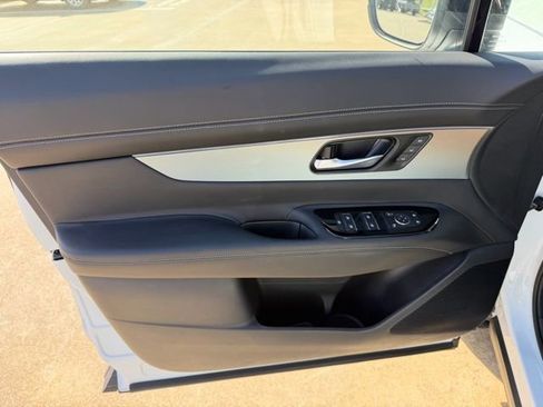 Used 2025 Nissan Murano SL image 12