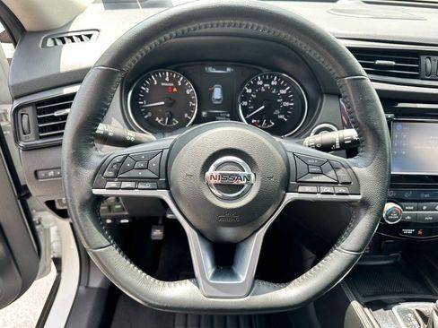 Used 2017 Nissan Rogue SL image 21