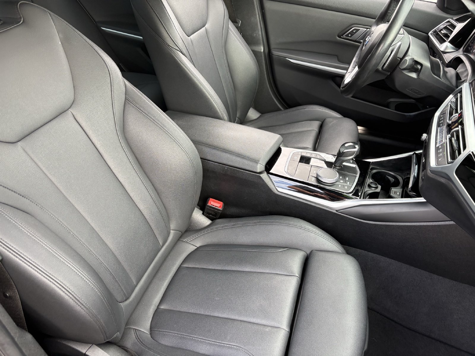 Used 2019 BMW 330i Sedan w/ Driving Assistance Package RWD image 16