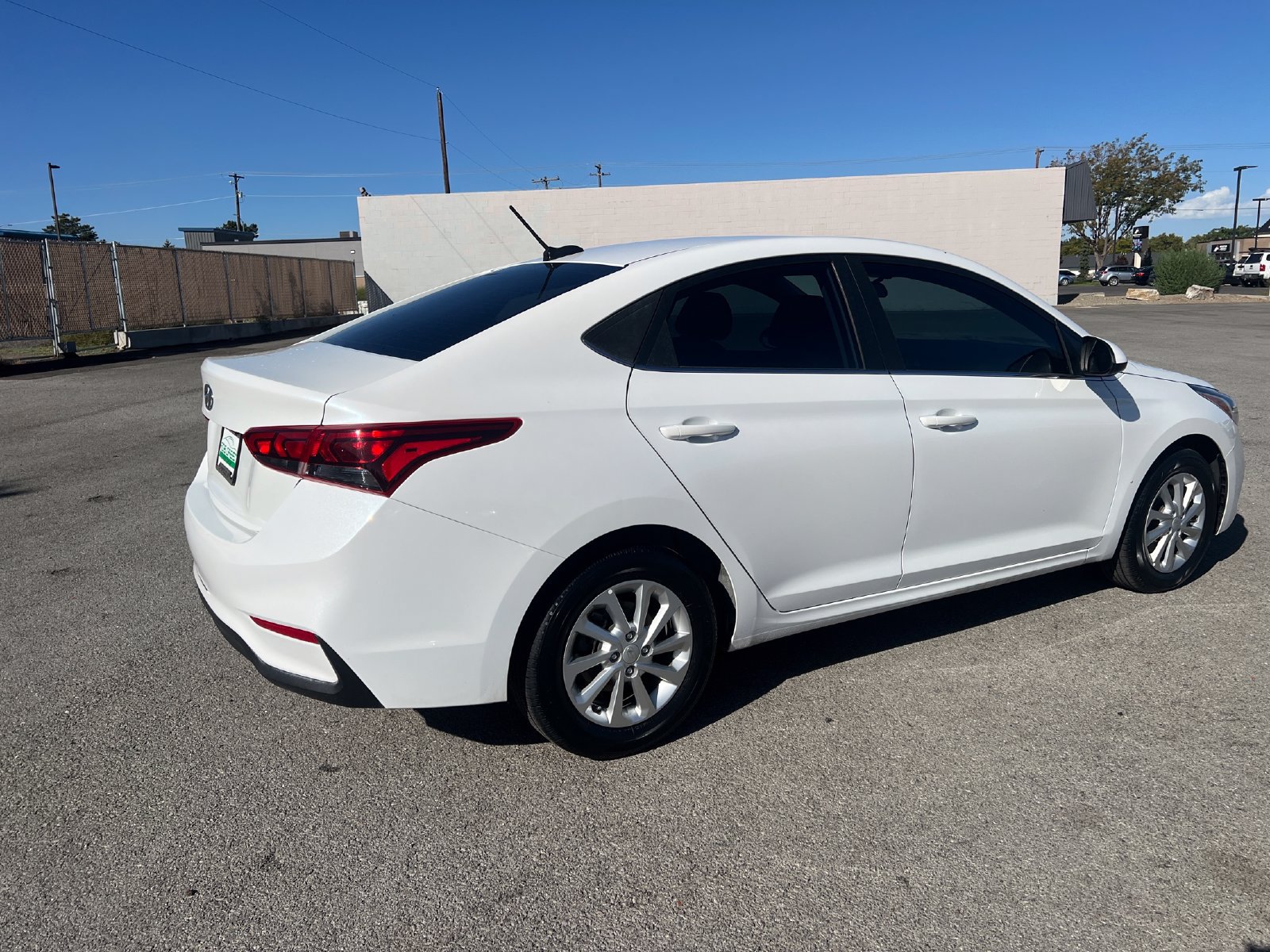 Used 2022 Hyundai Accent SEL w/ Cargo Package FWD image 3
