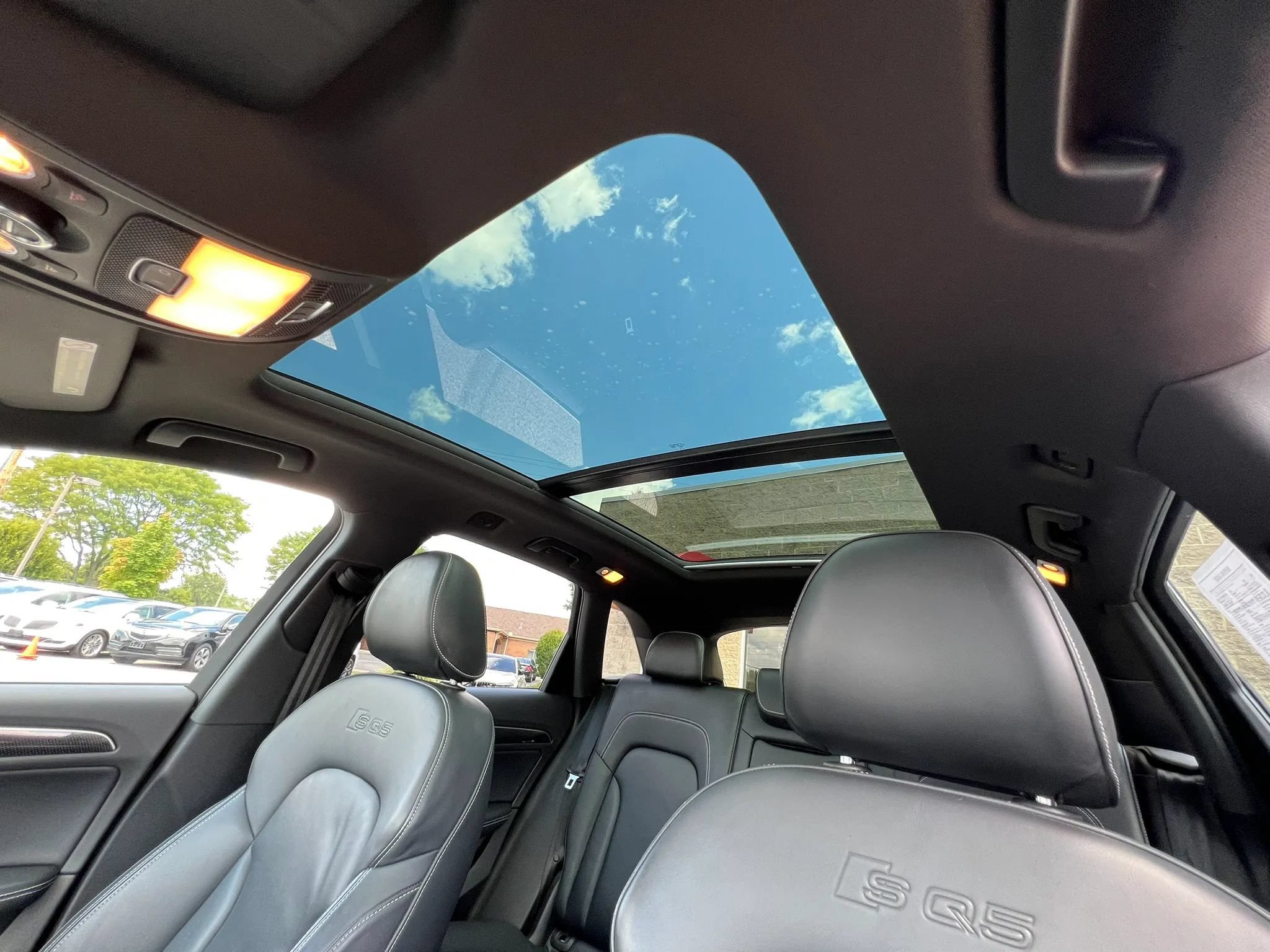 Used 2015 Audi SQ5 Premium Plus w/ Technology Package AWD/4WD image 17