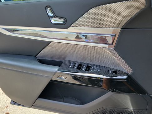 Certified 2023 BMW i7 xDrive60 AWD/4WD image 14