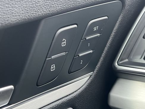 Used 2018 Audi SQ5 Premium Plus w/ Navigation Package image 36