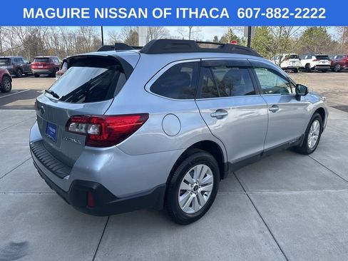 Used 2018 Subaru Outback 2.5i Premium AWD/4WD image 5