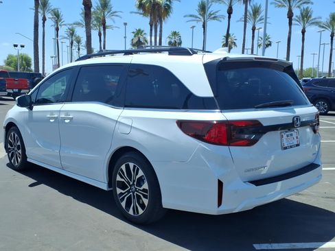 Used 2025 Honda Odyssey Elite image 6