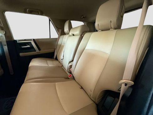 Used 2018 Toyota 4Runner SR5 Premium AWD/4WD image 24