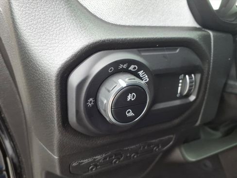 New 2025 Jeep Gladiator Sport image 11