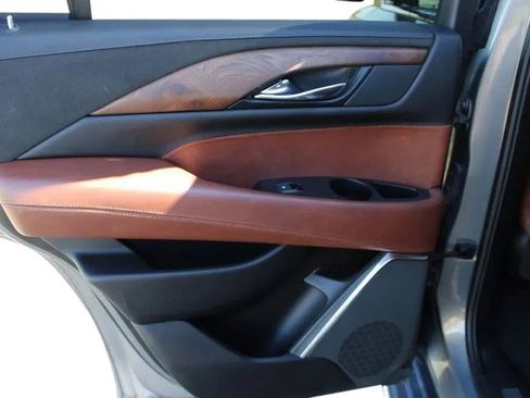 Used 2018 Cadillac Escalade Premium Luxury AWD/4WD image 21