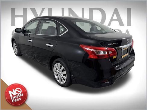 Used 2017 Nissan Sentra S image 6