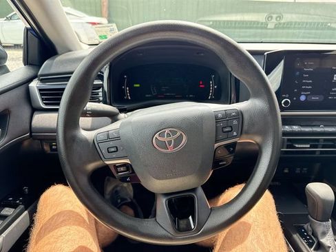 Used 2025 Toyota Camry LE FWD image 14
