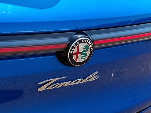 Used 2024 Alfa Romeo Tonale Ti w/ Premium Interior Package AWD/4WD image 29