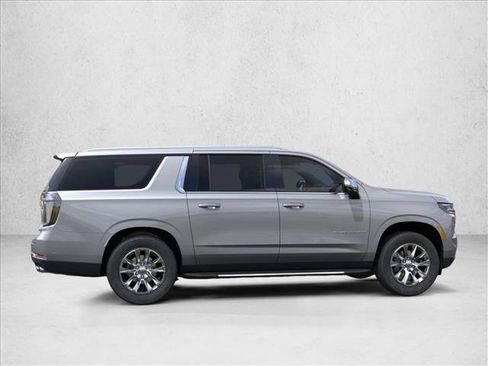 New 2026 Chevrolet Suburban Premier image 5