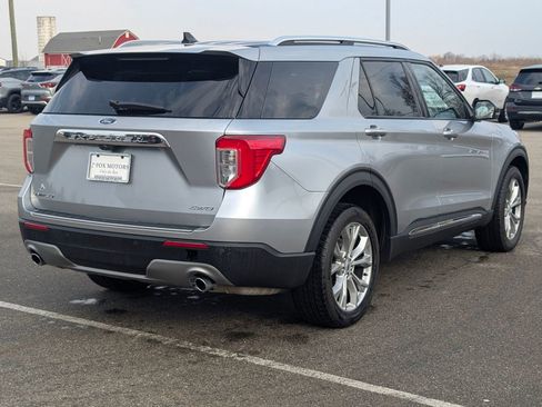 Used 2023 Ford Explorer Limited w/ Equipment Group 301A AWD/4WD image 4