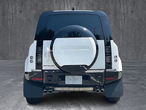 Used 2025 Land Rover Defender 110 V8 image 5