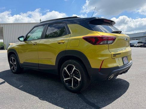 Used 2023 Chevrolet TrailBlazer RS w/ Sun and Liftgate Package AWD/4WD image 10