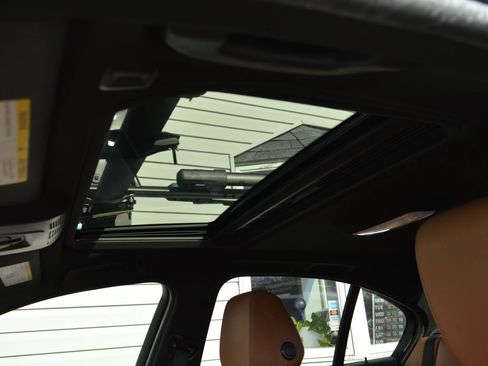 Used 2017 BMW 330i xDrive Sedan image 37