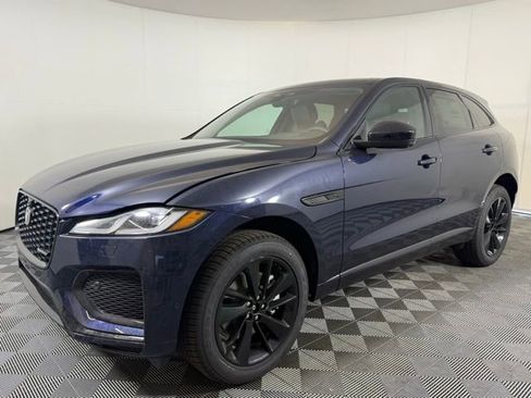 Used 2025 Jaguar F-PACE R-Dynamic S image 3