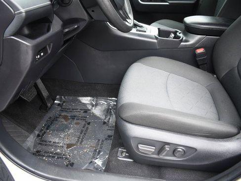 Certified 2025 Toyota RAV4 XLE AWD/4WD image 15