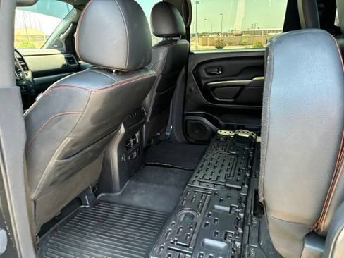 Used 2024 Nissan Titan PRO-4X w/ Pro-4x Convenience Package AWD/4WD image 18