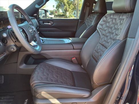 Used 2025 Nissan Armada Platinum Reserve image 15