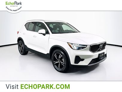 Used 2025 Volvo XC40 B5 Core